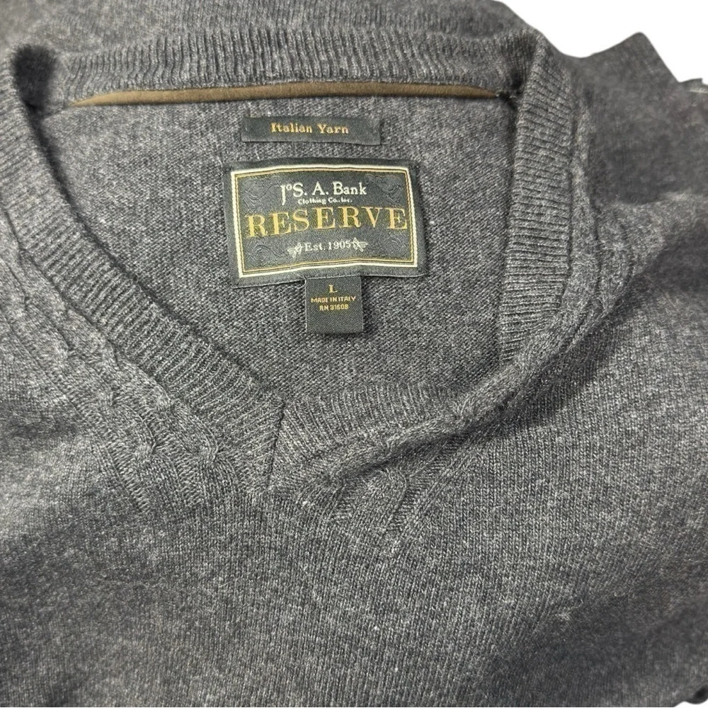 Jos A Bank Reserve Italian Yarn Wool Cable V-Neck Pull over Sweater Men’s Size L